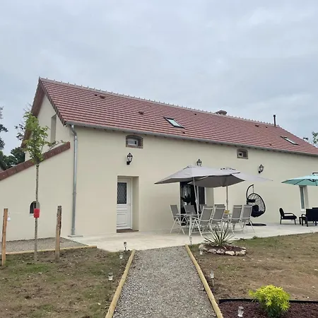 Détente Avec Piscine Privée Et Activités à Haut-bocage - Fr-1-489-455 *