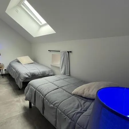 Détente Avec Piscine Privée Et Activités à Haut-bocage - Fr-1-489-455 * Louroux-Hodement