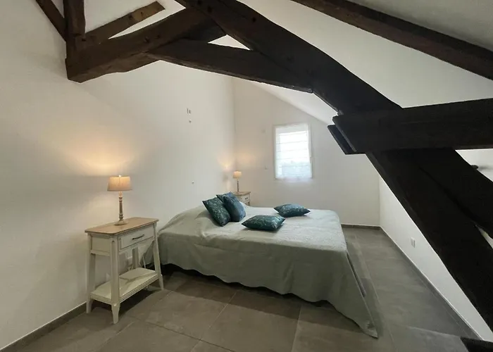 Holiday home Sejour Detente Avec Piscine Privee Et Activites A Haut-bocage - Fr-1-489-455 Louroux-Hodement