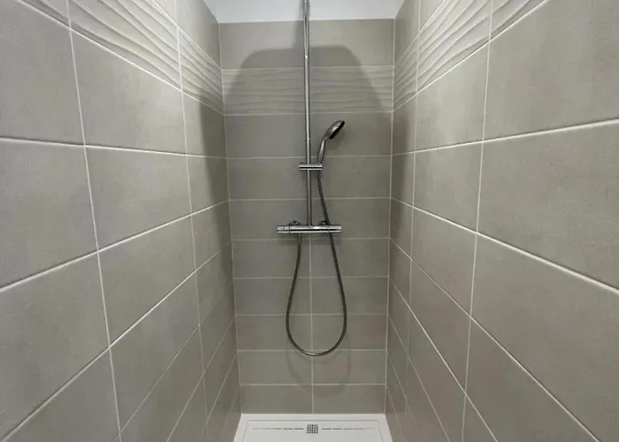 Sejour Detente Avec Piscine Privee Et Activites A Haut-bocage - Fr-1-489-455 * Louroux-Hodement