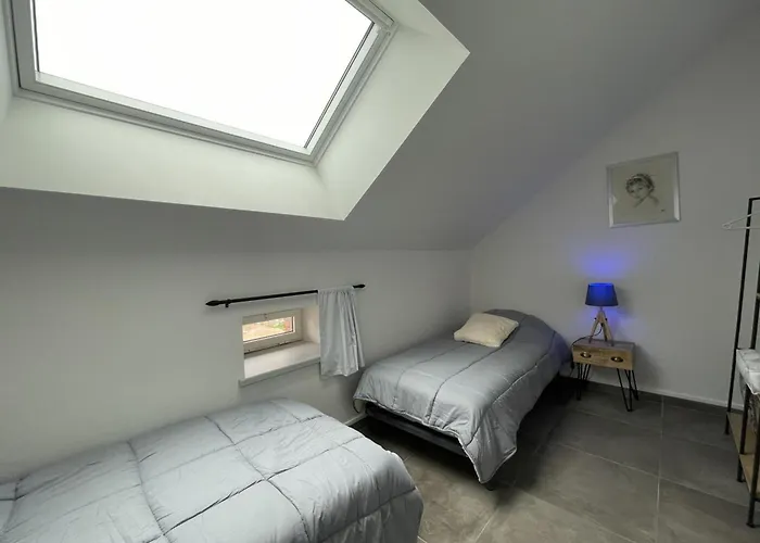 Holiday home Sejour Detente Avec Piscine Privee Et Activites A Haut-bocage - Fr-1-489-455 *