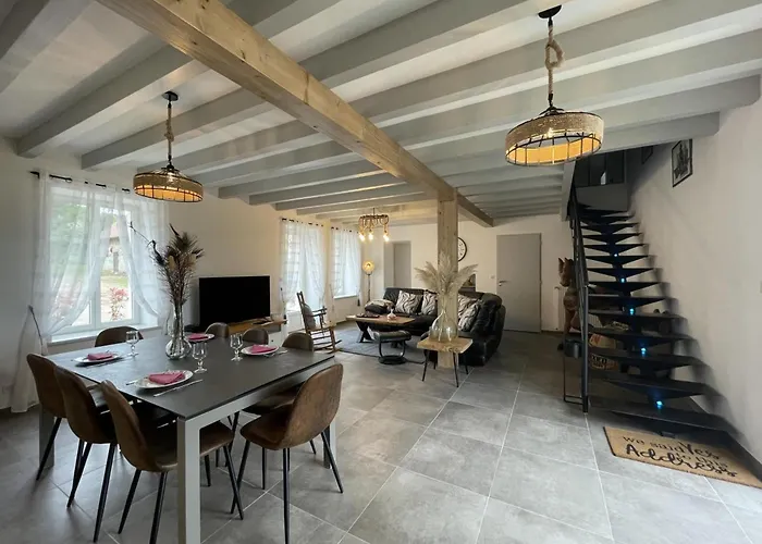 Sejour Detente Avec Piscine Privee Et Activites A Haut-bocage - Fr-1-489-455 *