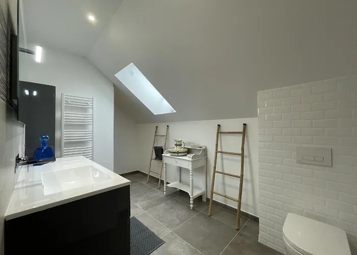 Sejour Detente Avec Piscine Privee Et Activites A Haut-bocage - Fr-1-489-455 Holiday home *